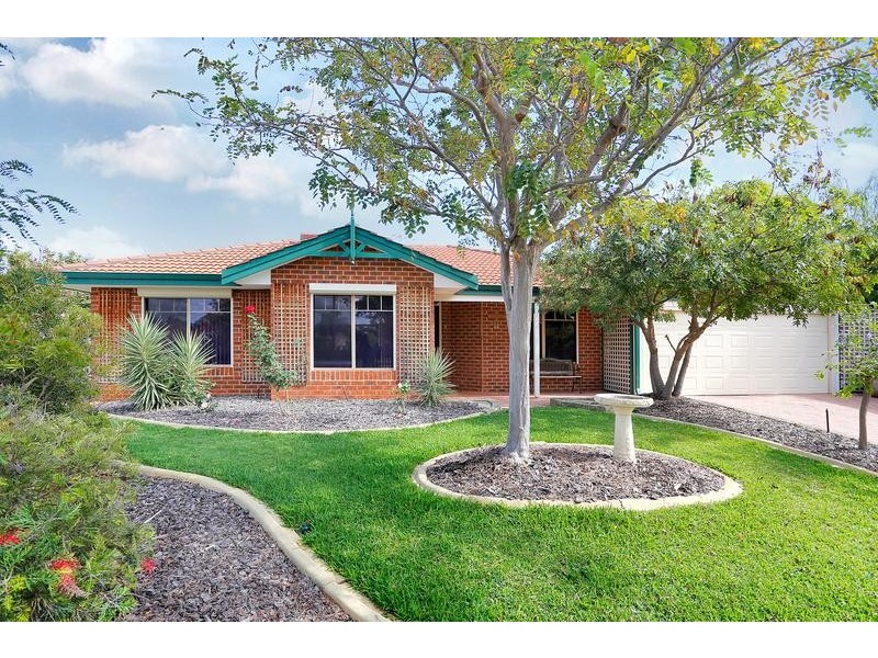 11 Glasgow Court, Kinross WA 6028