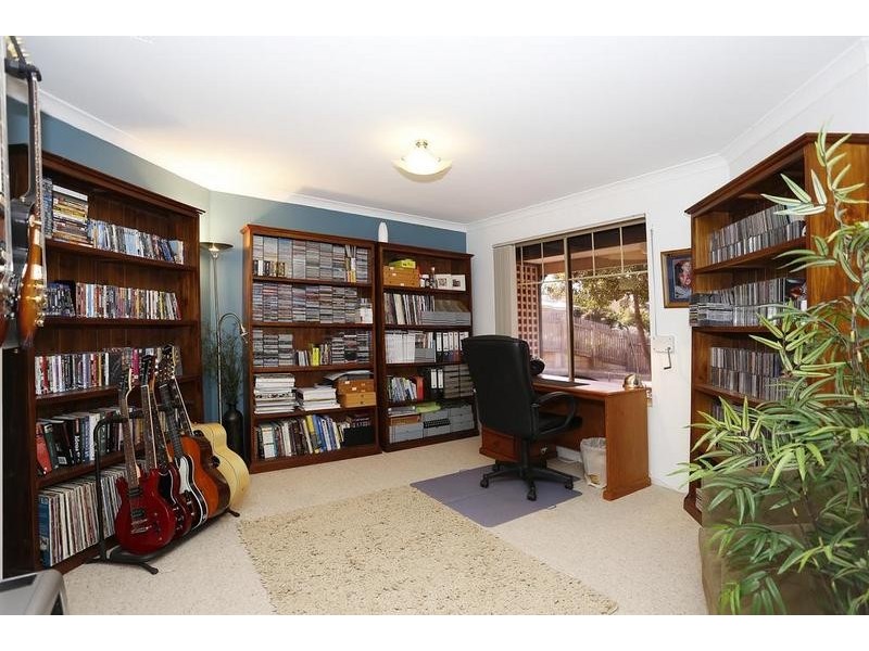 11 Glasgow Court, Kinross WA 6028