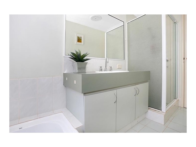 11 Glasgow Court, Kinross WA 6028