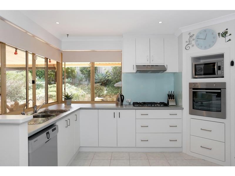 11 Glasgow Court, Kinross WA 6028