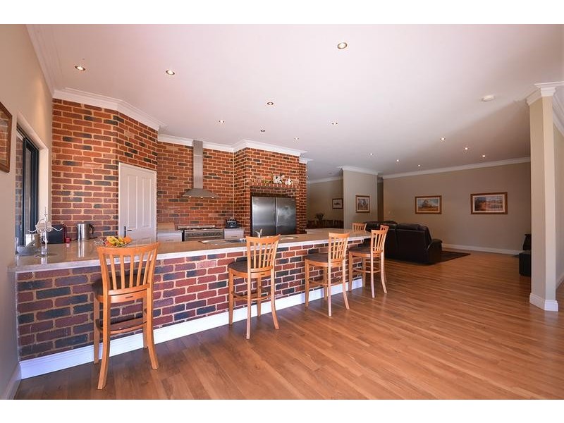 26 Via Vista Drive, Mariginiup WA 6065