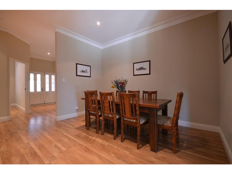 26 Via Vista Drive, Mariginiup WA 6065