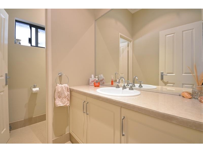 26 Via Vista Drive, Mariginiup WA 6065