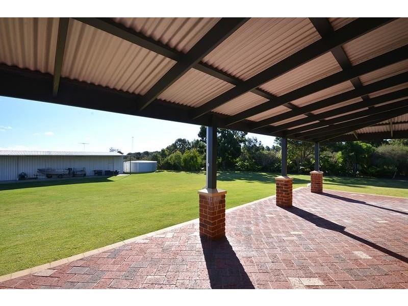 26 Via Vista Drive, Mariginiup WA 6065