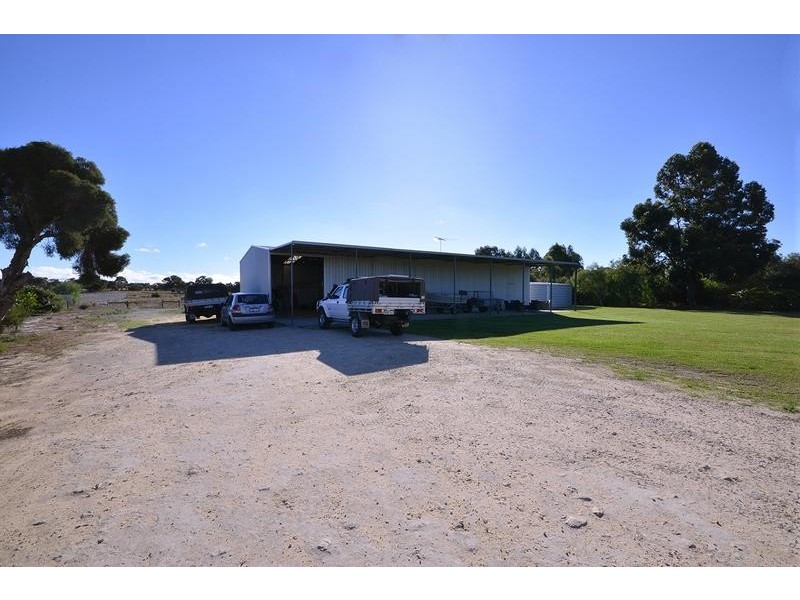 26 Via Vista Drive, Mariginiup WA 6065