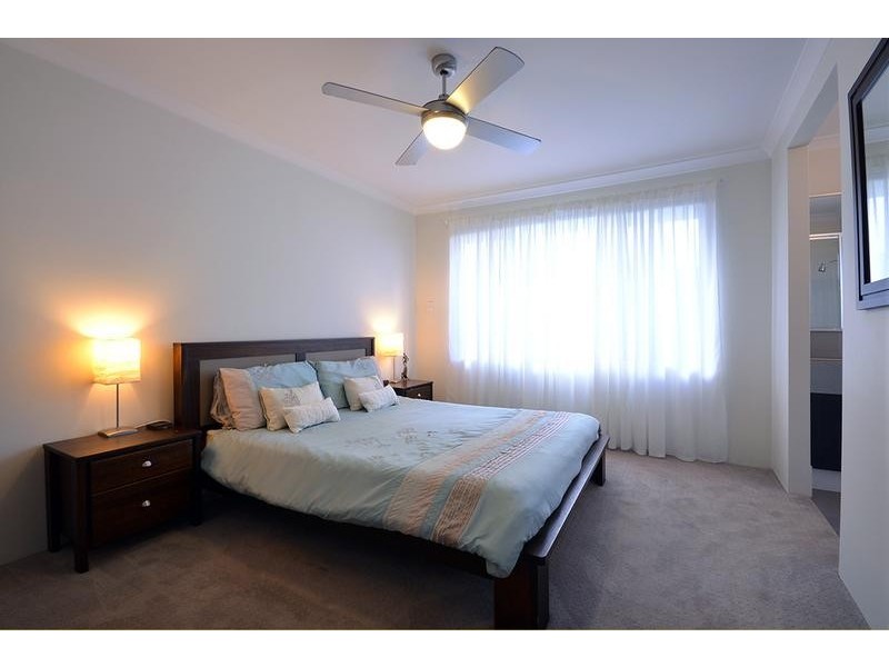 11 Manyleaf Link, Banksia Grove WA 6031