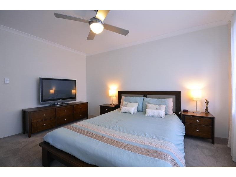 11 Manyleaf Link, Banksia Grove WA 6031