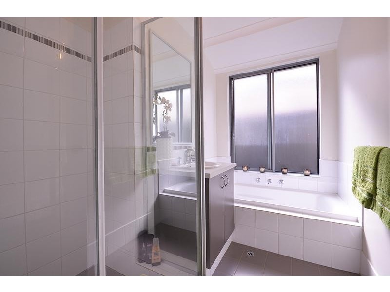 11 Manyleaf Link, Banksia Grove WA 6031