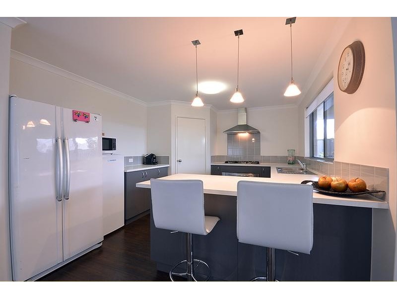 11 Manyleaf Link, Banksia Grove WA 6031