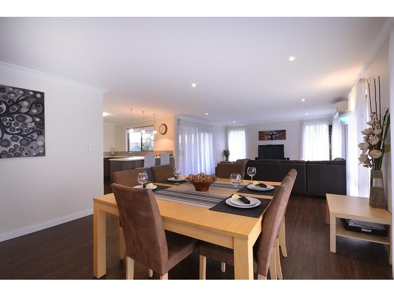 11 Manyleaf Link, Banksia Grove WA 6031