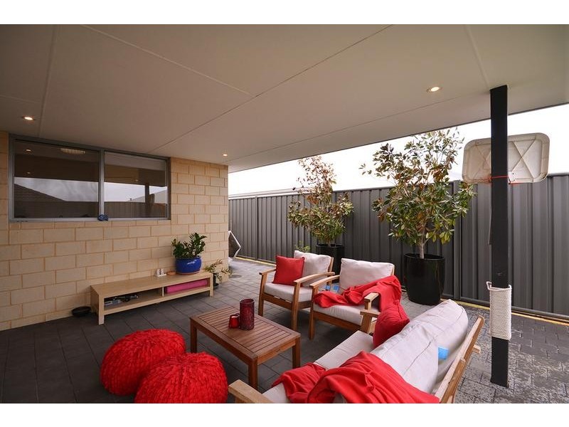 11 Manyleaf Link, Banksia Grove WA 6031