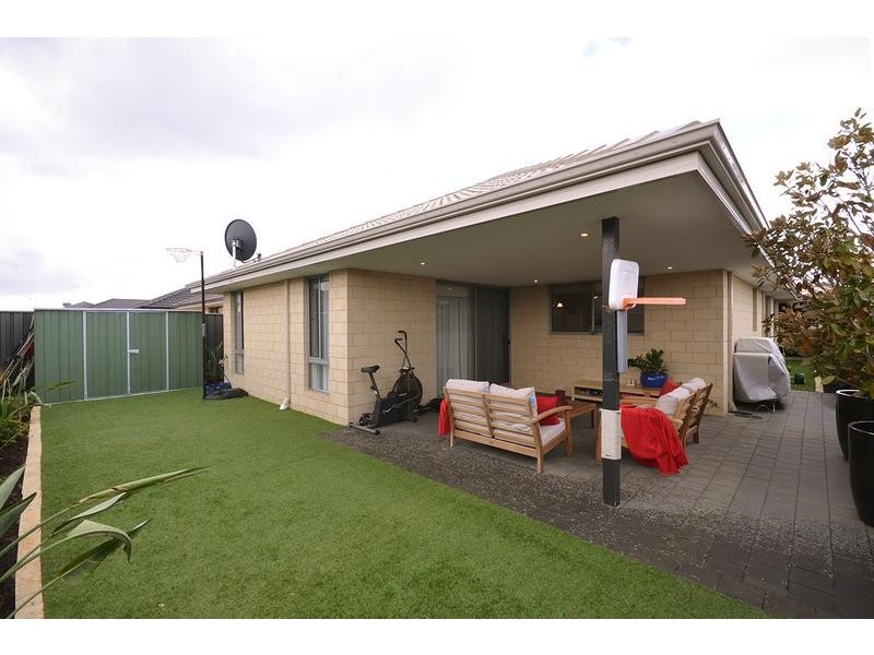 11 Manyleaf Link, Banksia Grove WA 6031