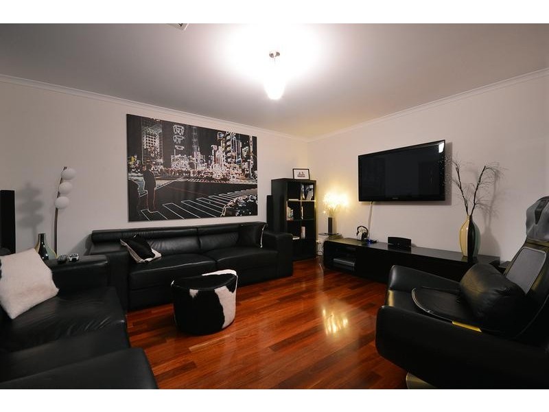 8 Apsley Bend, Tapping WA 6065