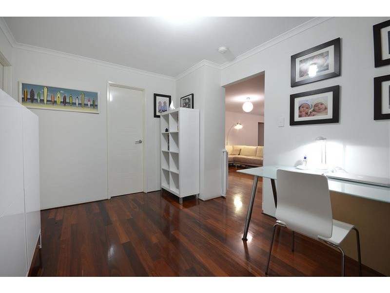 8 Apsley Bend, Tapping WA 6065