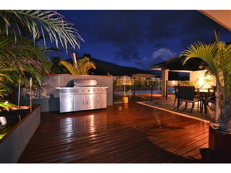 8 Apsley Bend, Tapping WA 6065