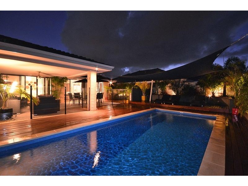 8 Apsley Bend, Tapping WA 6065