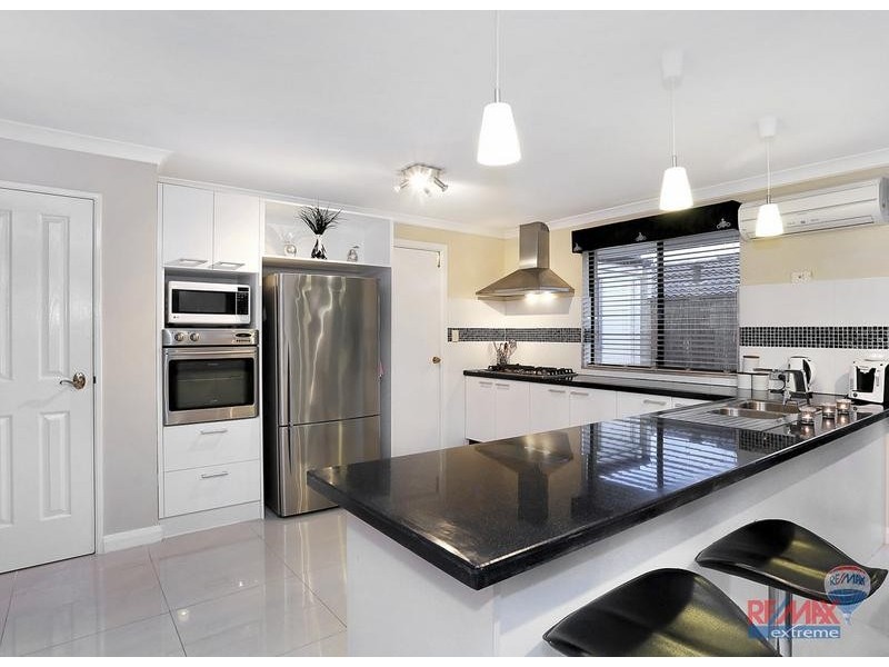 89 Seagrove Blvd, Merriwa WA 6030