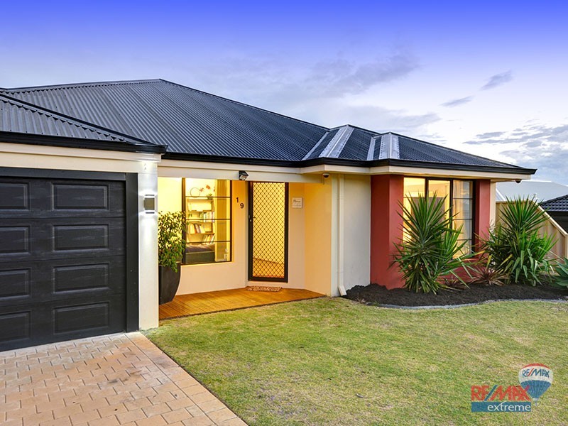 19 Cabanel Brace, Tapping WA 6065