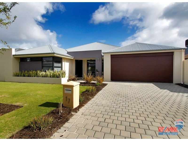 17 Eastman Turn, Tapping WA 6065