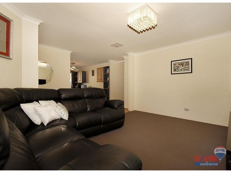 17 Eastman Turn, Tapping WA 6065