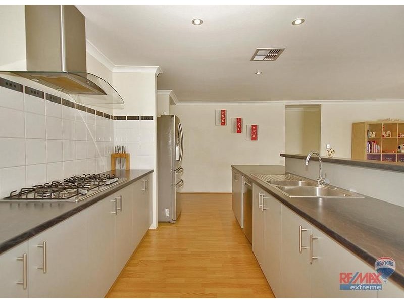 17 Eastman Turn, Tapping WA 6065