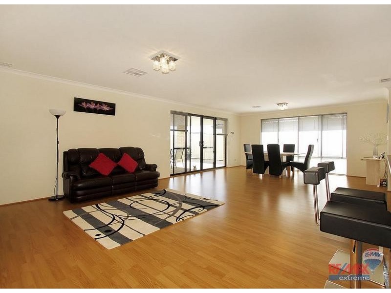 17 Eastman Turn, Tapping WA 6065