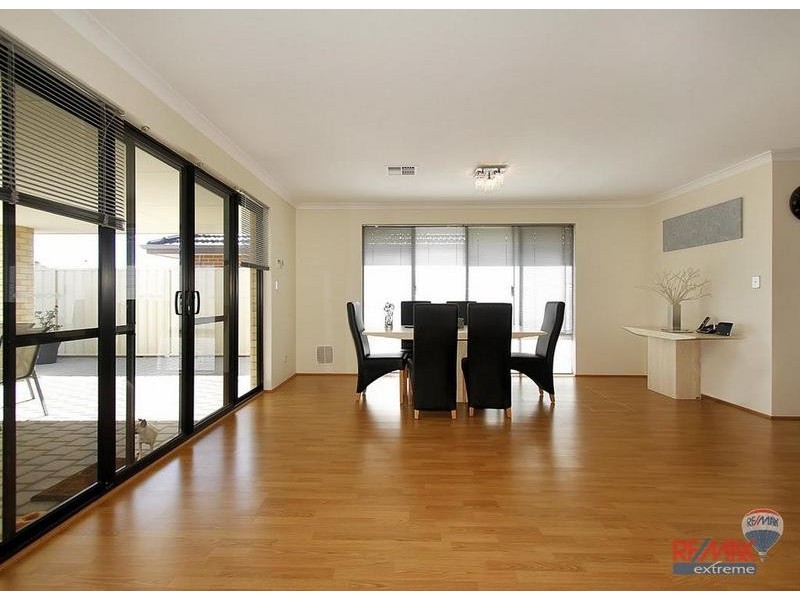 17 Eastman Turn, Tapping WA 6065