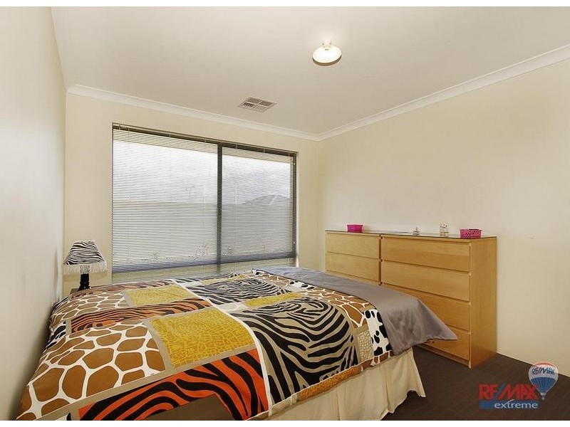 17 Eastman Turn, Tapping WA 6065