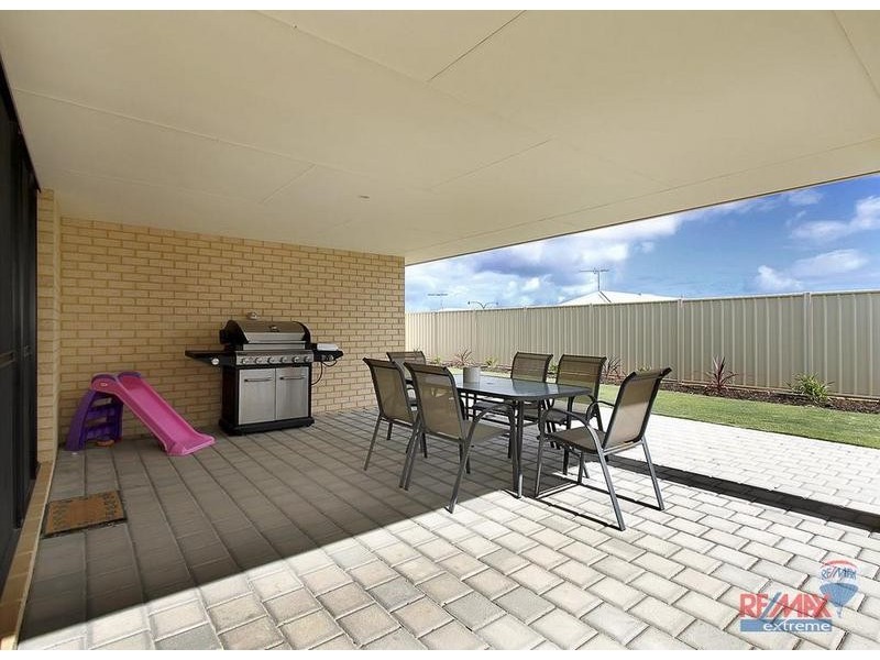 17 Eastman Turn, Tapping WA 6065