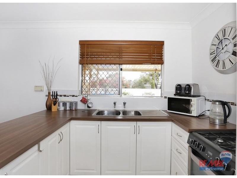 10 Tasman Road, Beldon WA 6027