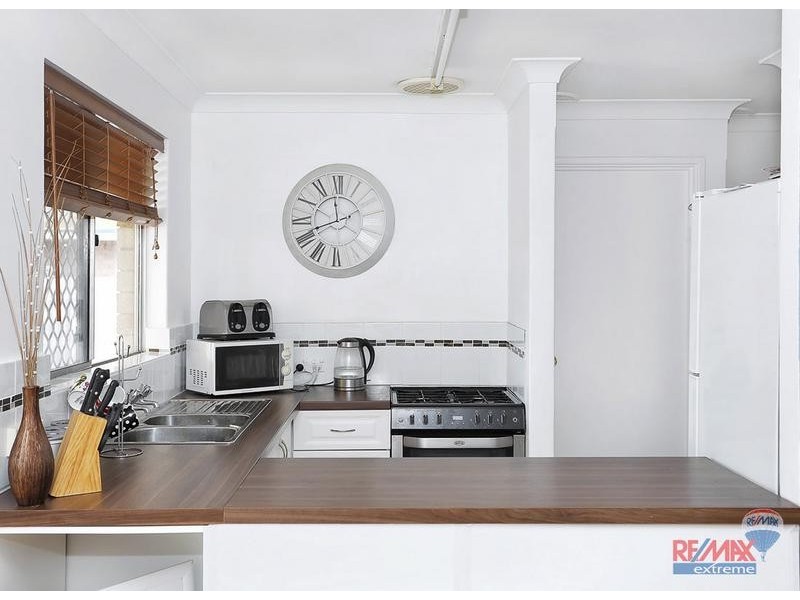 10 Tasman Road, Beldon WA 6027