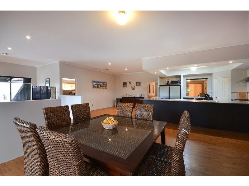 25 Vincent Rd, Sinagra WA 6065