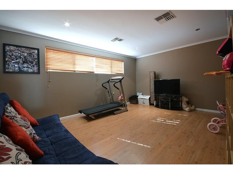 25 Vincent Rd, Sinagra WA 6065