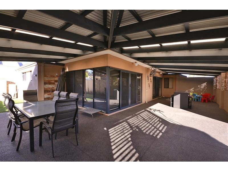 25 Vincent Rd, Sinagra WA 6065