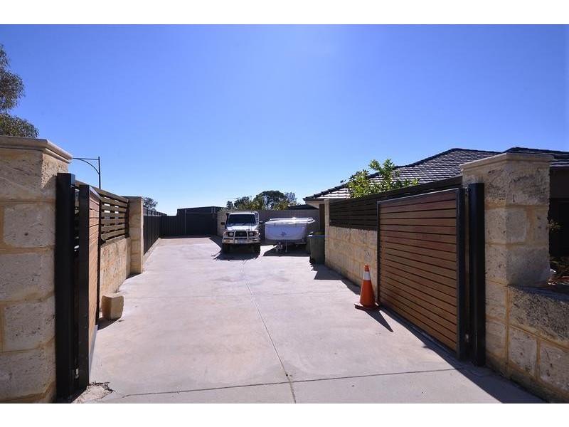 25 Vincent Rd, Sinagra WA 6065