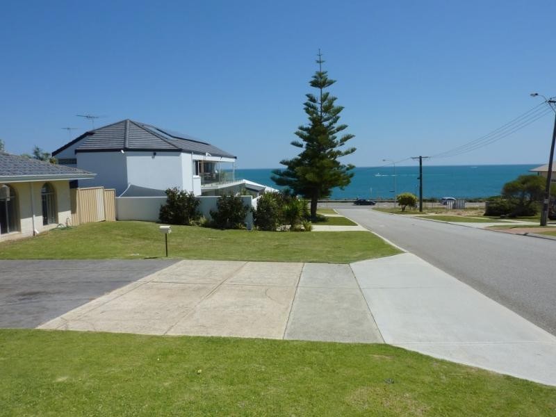 8 Margaret, Watermans Bay WA 6020
