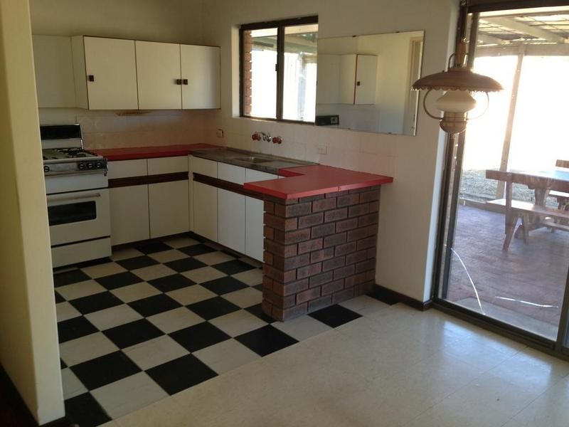 18 Napier Road, Marangaroo WA 6064