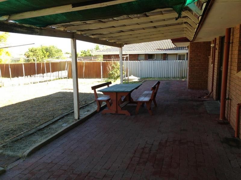 18 Napier Road, Marangaroo WA 6064