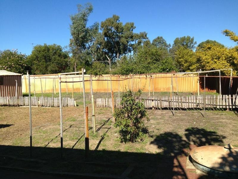 18 Napier Road, Marangaroo WA 6064