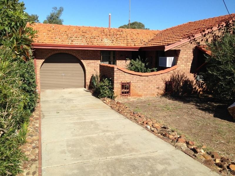 18 Napier Road, Marangaroo WA 6064