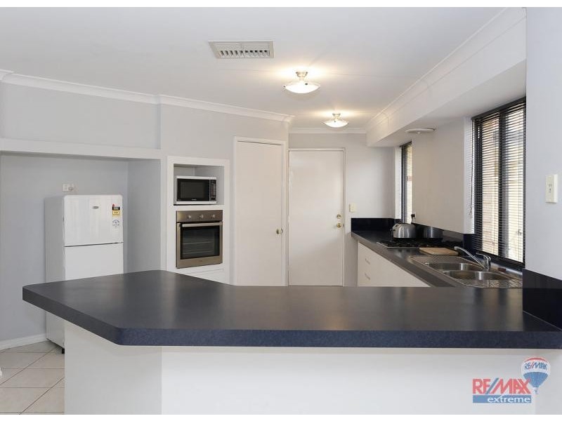 35 Crownpoint Cres, Butler WA 6036