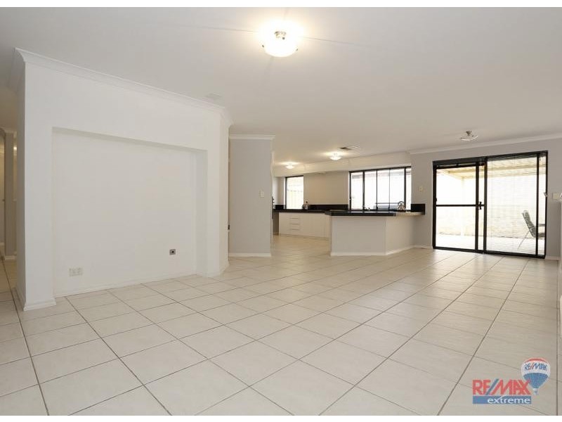 35 Crownpoint Cres, Butler WA 6036