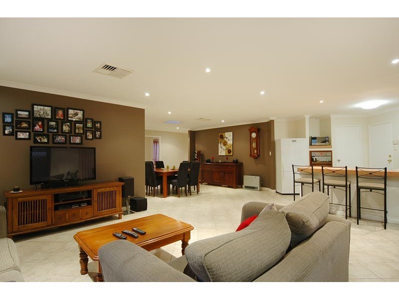 14 Heacham Avenue, Hocking WA 6065