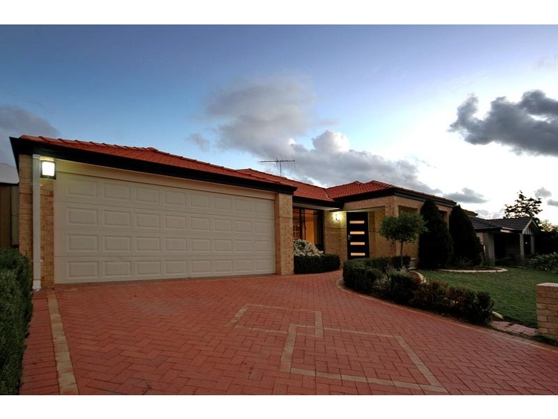 14 Heacham Avenue, Hocking WA 6065