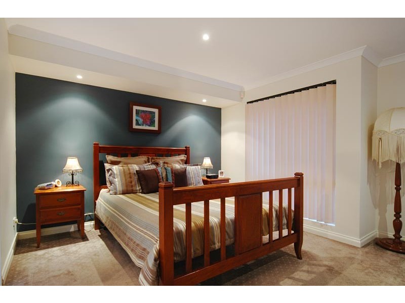 14 Heacham Avenue, Hocking WA 6065