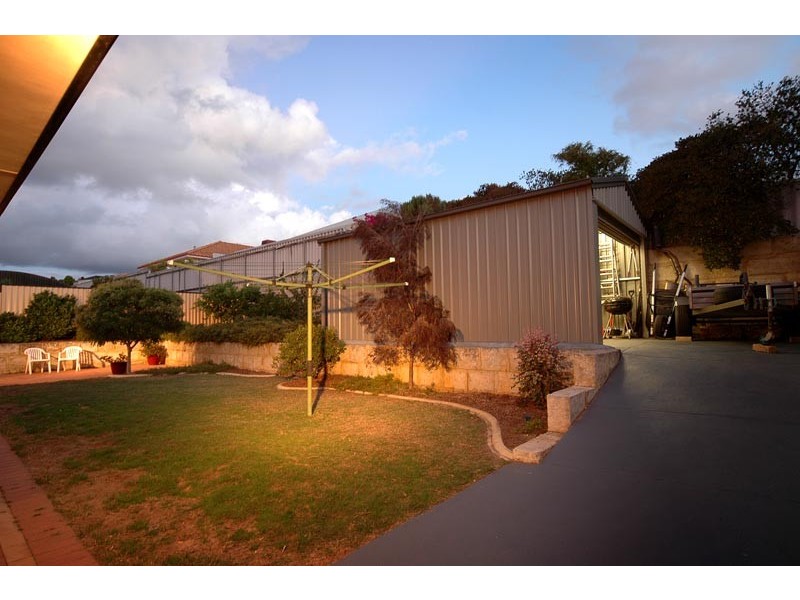 14 Heacham Avenue, Hocking WA 6065