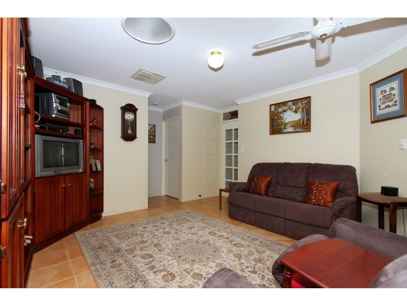 20 Firmstone Circle, Landsdale WA 6065