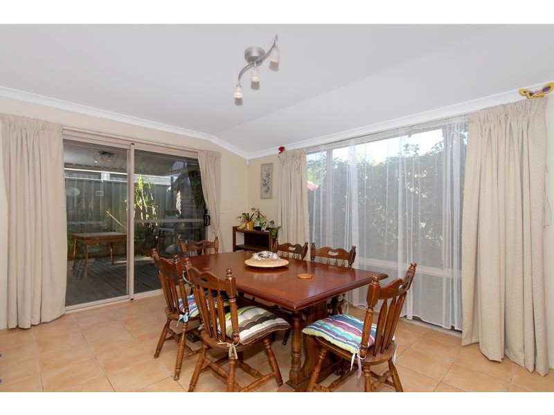 20 Firmstone Circle, Landsdale WA 6065