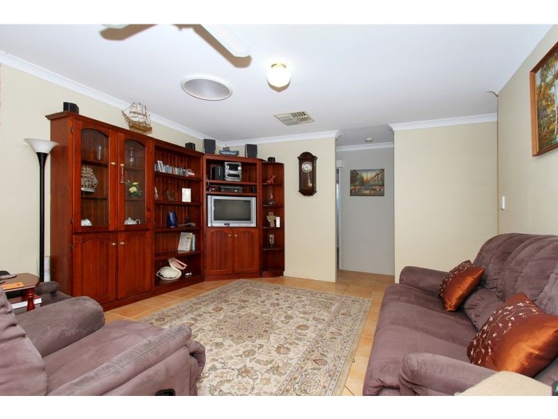 20 Firmstone Circle, Landsdale WA 6065