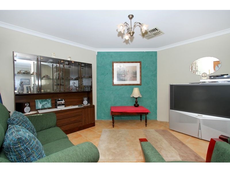 20 Firmstone Circle, Landsdale WA 6065